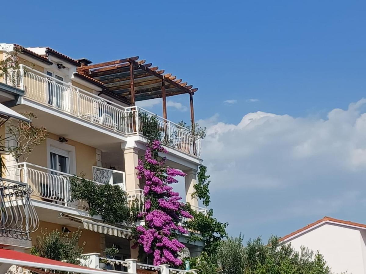Guest House Adria Dugi Rat Exterior foto