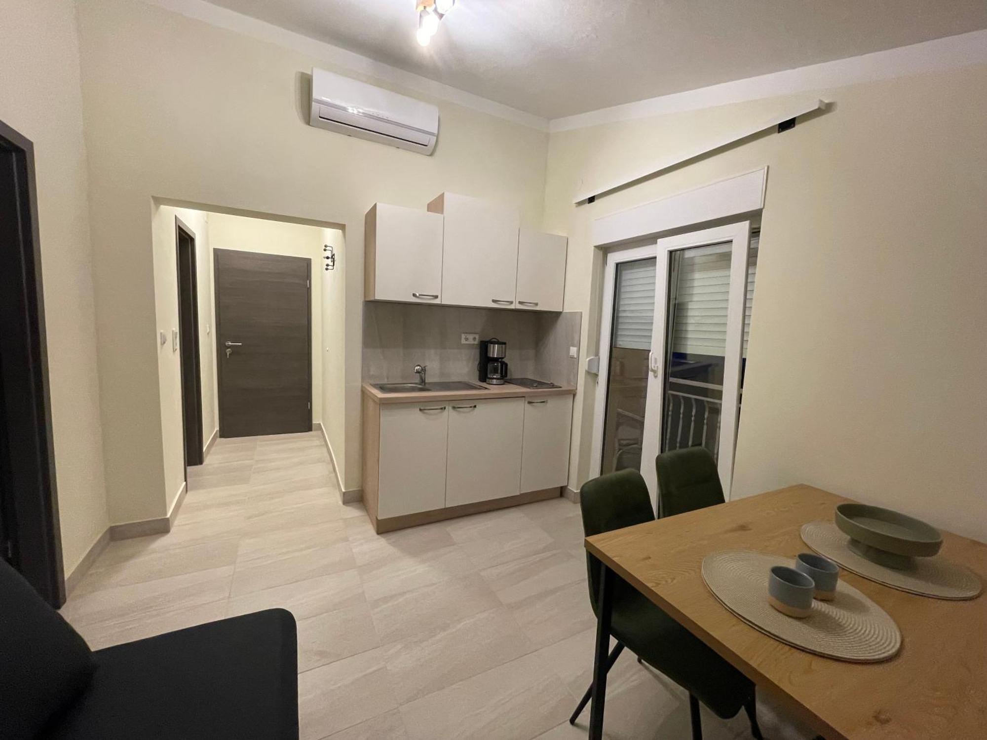 Guest House Adria Dugi Rat Exterior foto